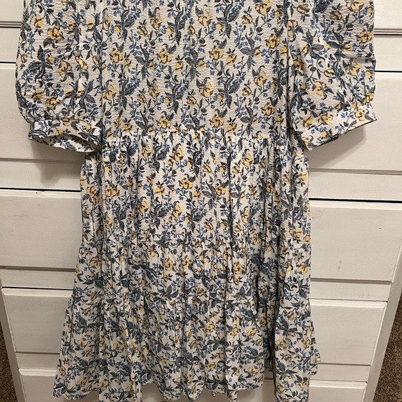 Women’s dress. Size large. Brand is En Saison - Picture 2 of 2